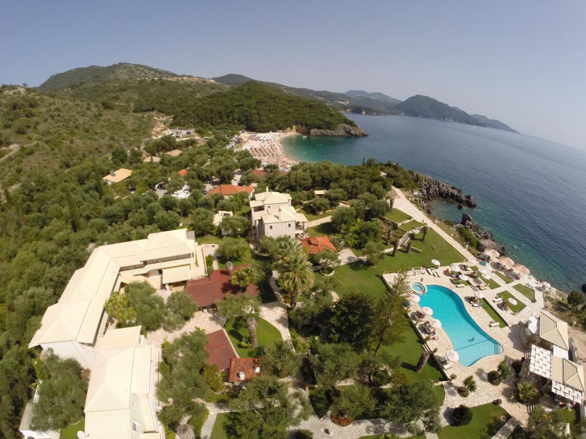 Hotel Mikros Paradisos Sívota Exteriör bild